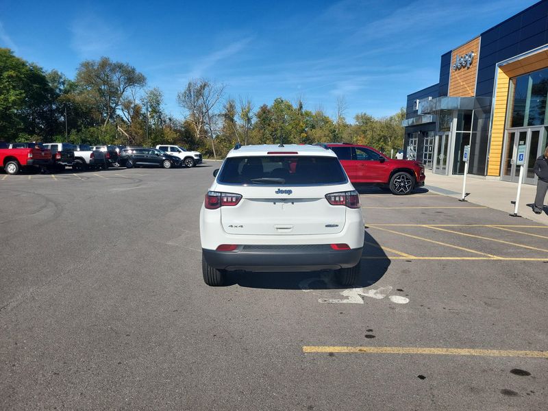 Used 2023 Jeep Compass LatitudeImage 13