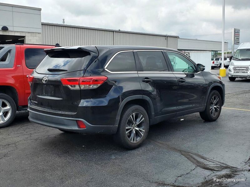 Used 2019 Toyota Highlander LE