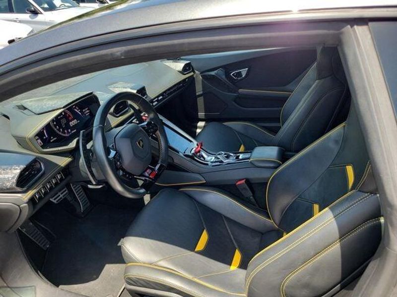 2021 Lamborghini Huracan Evo Coupe RWD photo 10