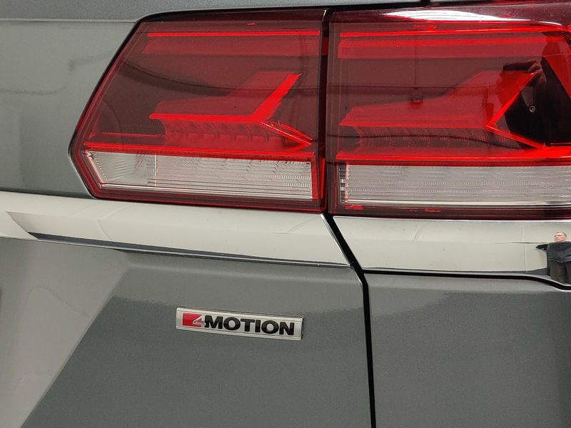 Used 2022 Volkswagen Atlas AWD V6 SE w/Technology/SunroofImage 4