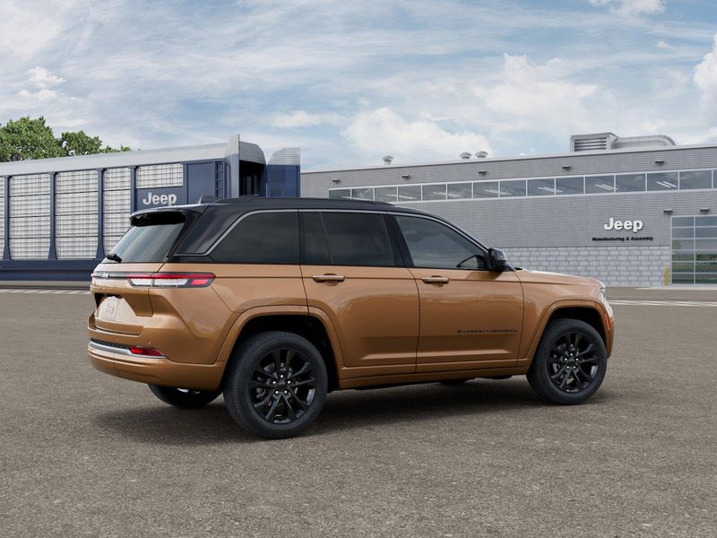New 2026 Jeep Grand Cherokee Limited Reserve 4x4Image 4