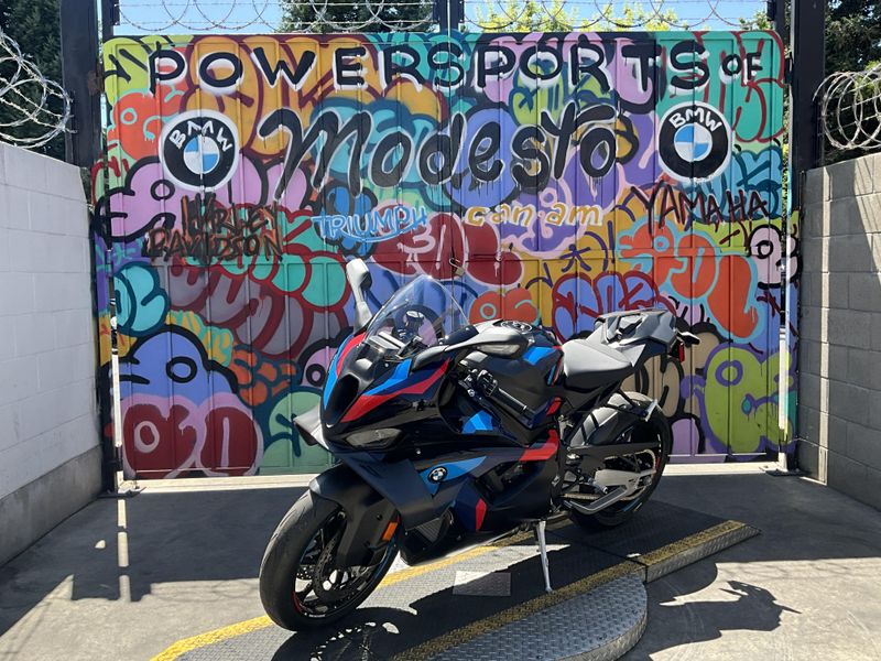 New 2026 BMW M 1000 RR Image 2