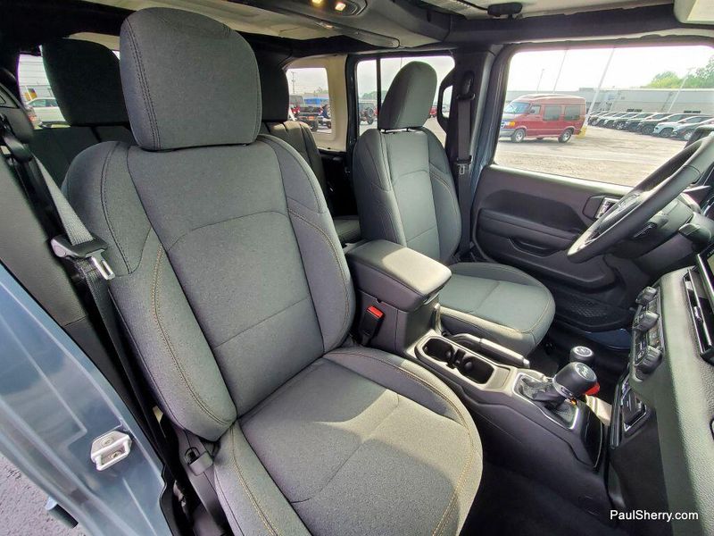 2025 Jeep Wrangler 4-door Sport SImage 32