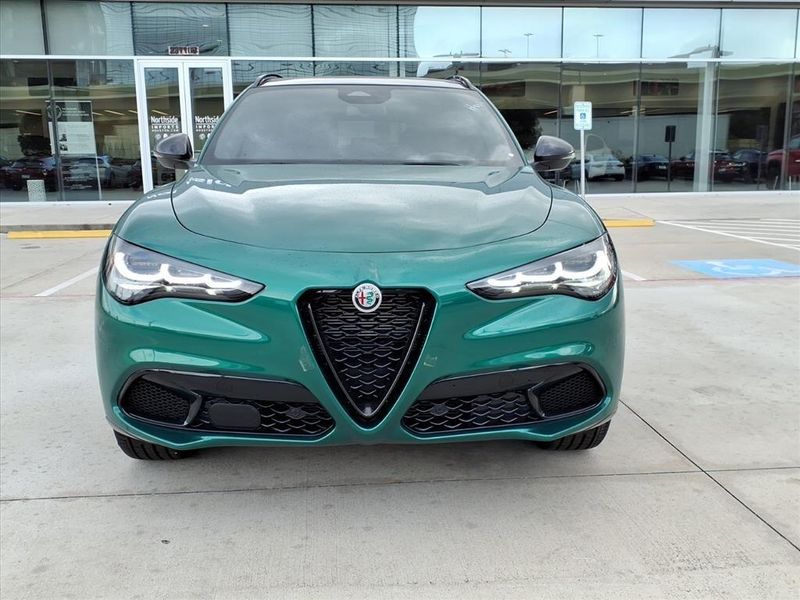 New 2025 Alfa Romeo Stelvio Intensa AwdImage 5