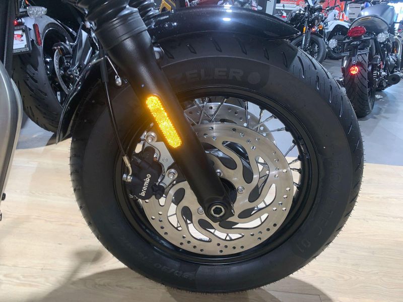New 2025 Triumph BONNEVILLE BOBBER Image 2