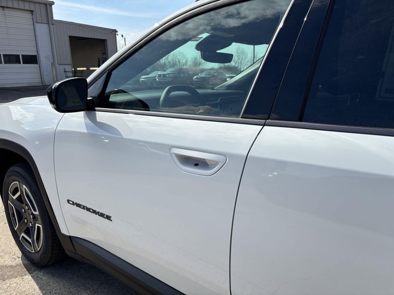 New 2026 Jeep Cherokee Limited 4x4Image 15