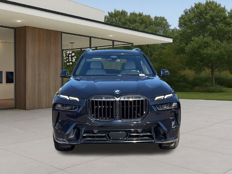 Used 2024 BMW X7 xDrive40iImage 4