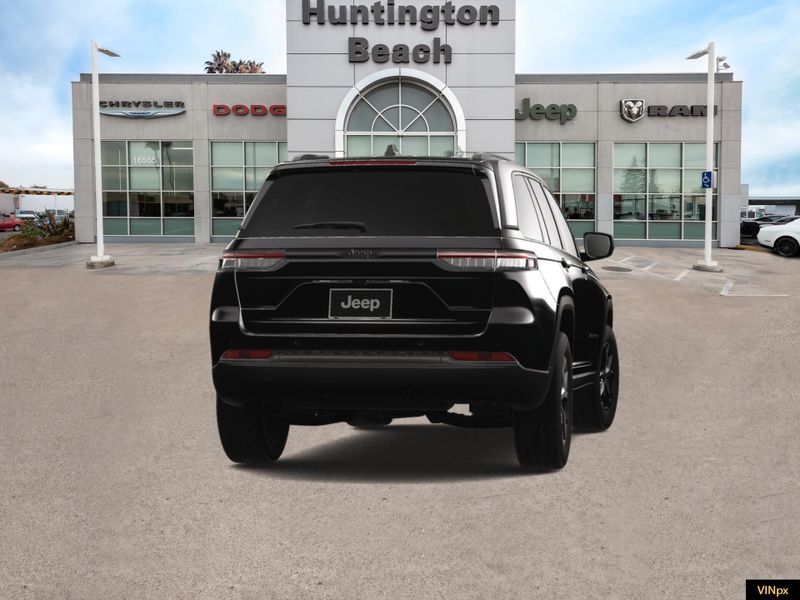 2025 Jeep Grand Cherokee Altitude X 4x2Image 14