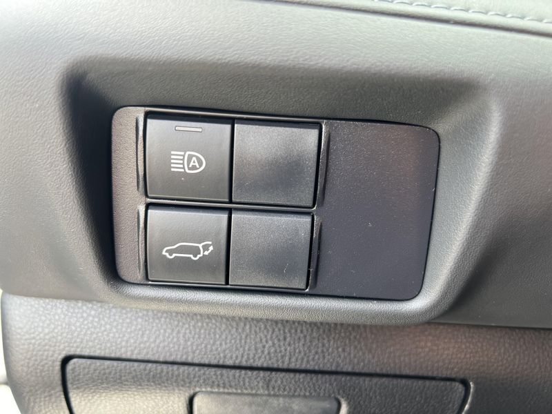 Used 2020 Toyota Highlander Hybrid XLEImage 15