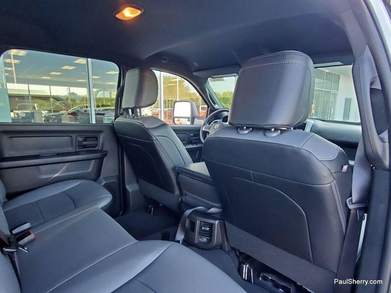 New 2025 RAM 3500 Tradesman Crew Cab 4x4 8