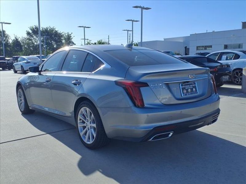 2024 Cadillac CT5 LuxuryImage 2