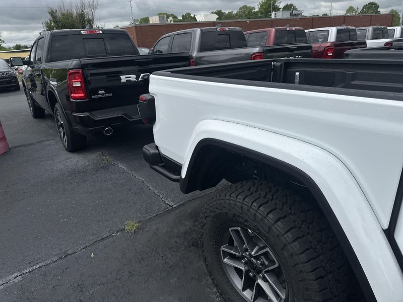 2025 Jeep Gladiator Mojave X 4x4Image 8