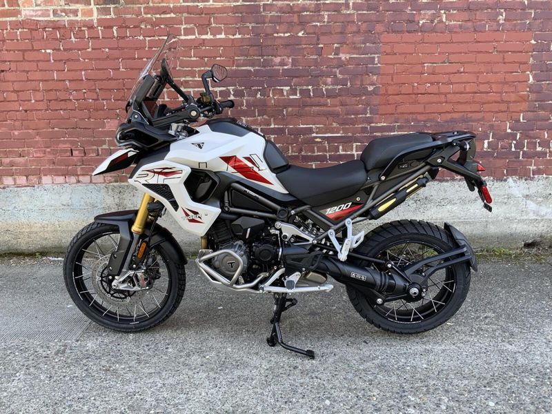 2026 Triumph TIGER 1200 DESERT EDITION