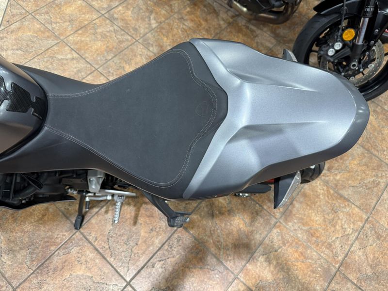 2019 Ducati Supersport Image 8