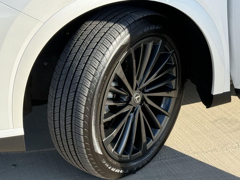 Used 2025 Lexus RX 350h PremiumImage 17