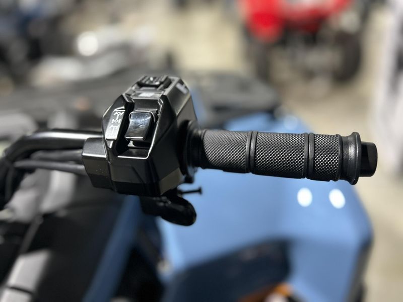 New 2025 Can-Am OUTLANDER MAX XT 700 Image 9