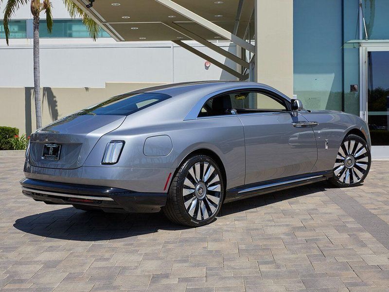 New 2025 Rolls-Royce Spectre Image 2
