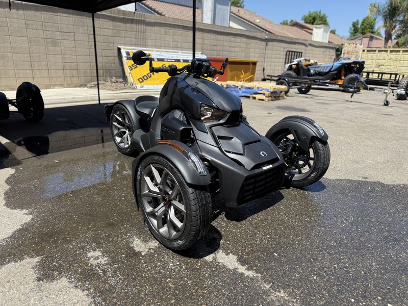 2025 Can-Am RYKER 600 ACE Image 3