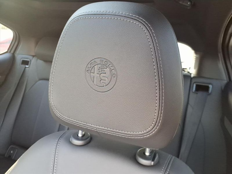 New 2025 Alfa Romeo Stelvio AwdImage 15