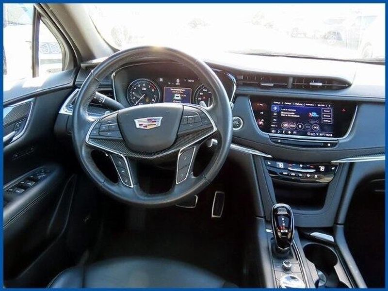 2022 Cadillac XT5 SportImage 11