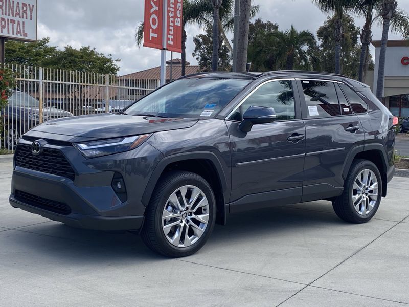 2025 Toyota RAV4 XLE PremiumImage 6