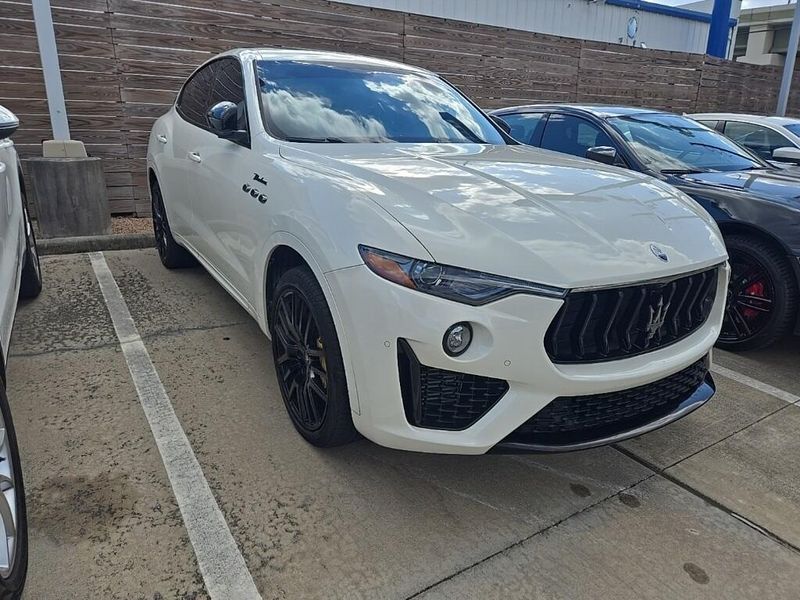 2022 Maserati Levante Modena photo 2