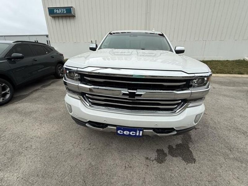 2018 Chevrolet Silverado 1500 High Country photo 3