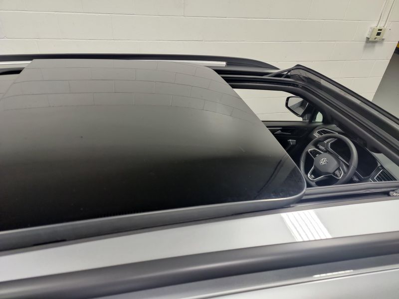 2024 Volkswagen Tiguan SE R-Line Black AWD w/SunroofImage 7