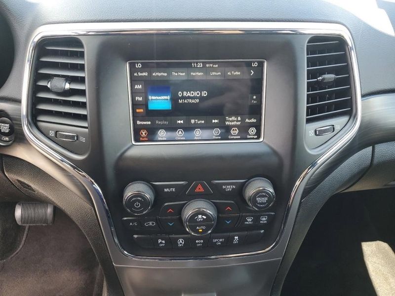 2019 Jeep Grand Cherokee Laredo EImage 29
