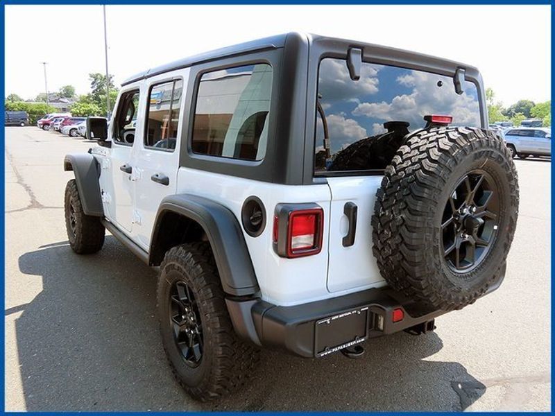 2024 Jeep Wrangler WillysImage 5