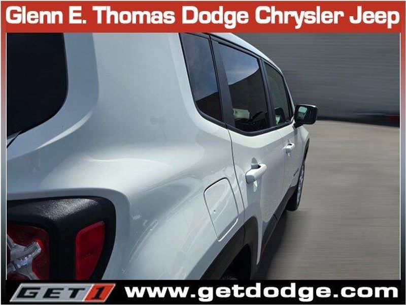2023 Jeep Renegade Latitude Upland photo 10