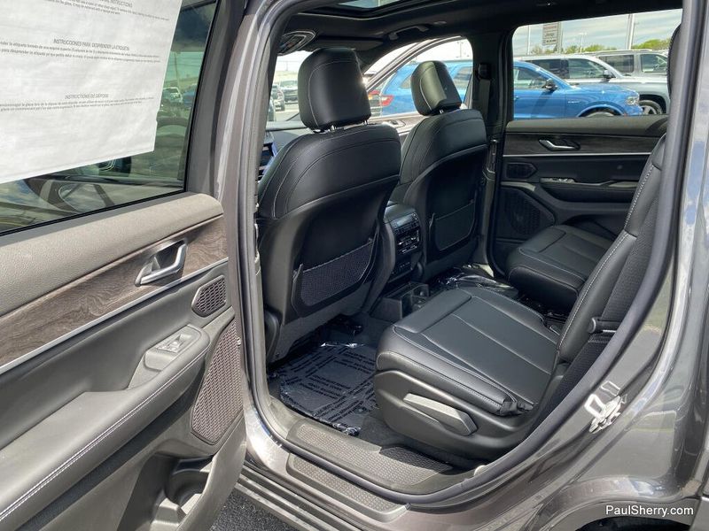 New 2026 Jeep Grand Cherokee L Limited 4x4