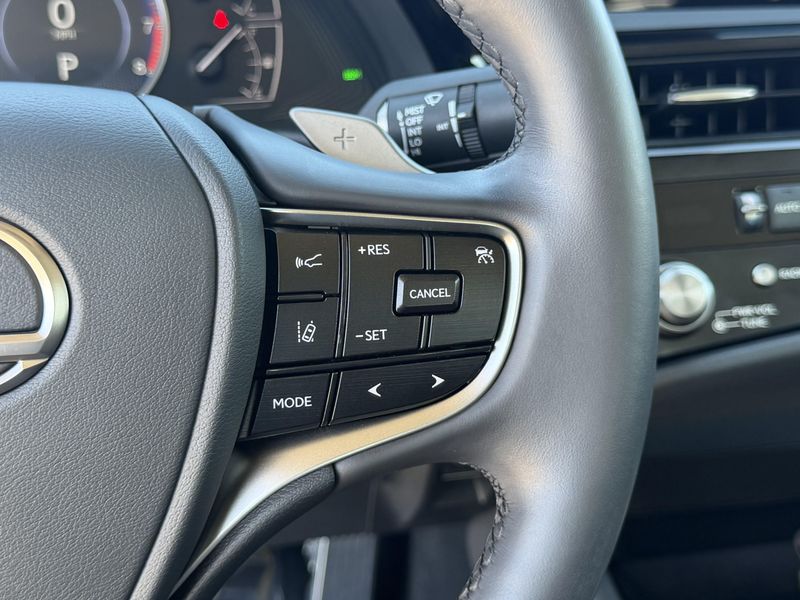 Used 2025 Lexus ES 350Image 26