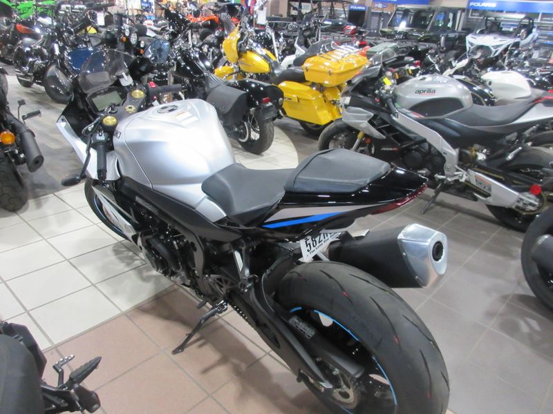 USED 2025 SUZUKI GSX-R1000 Image 7