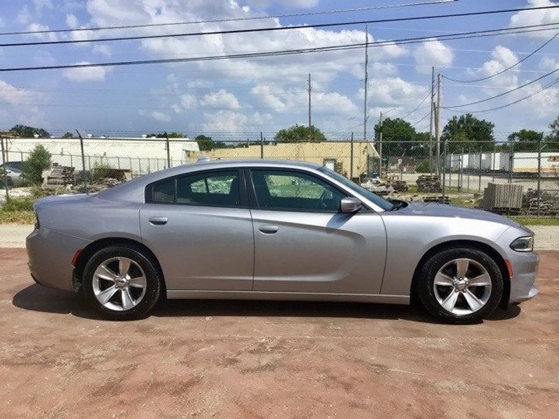 2018 Dodge Charger SXTImage 6