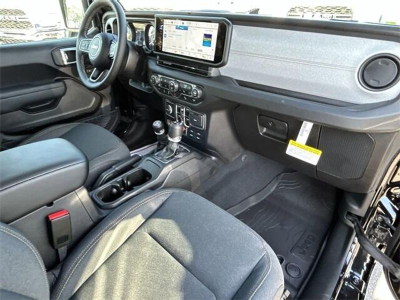 New 2025 Jeep Wrangler 4-door WillysImage 16
