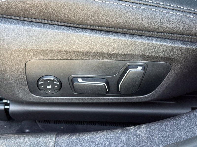 New 2026 BMW 3 Series 330iImage 17