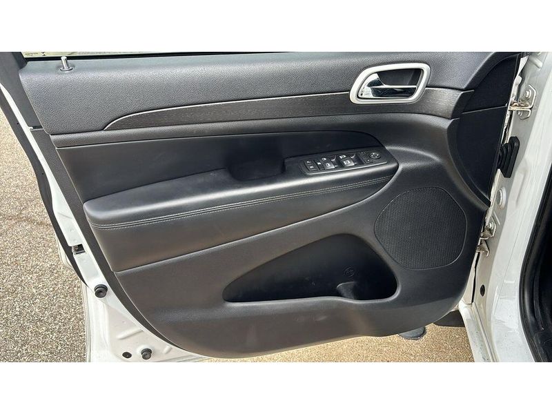 Used 2015 Jeep Grand Cherokee AltitudeImage 6