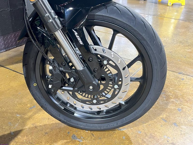 2025 CFMOTO 300NK Image 10