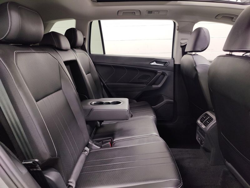 Used 2022 Volkswagen Tiguan SE AWD w/SunroofImage 18
