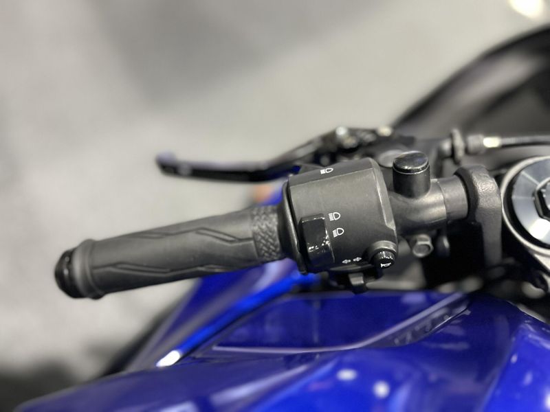 Used 2023 Yamaha YZF-R3 ABS Image 9