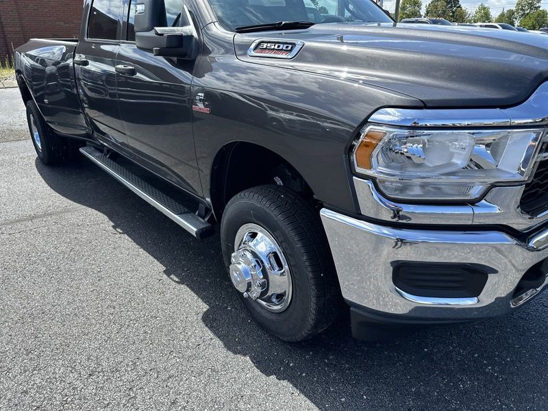 2024 RAM 3500 Tradesman Crew Cab 4x4 8