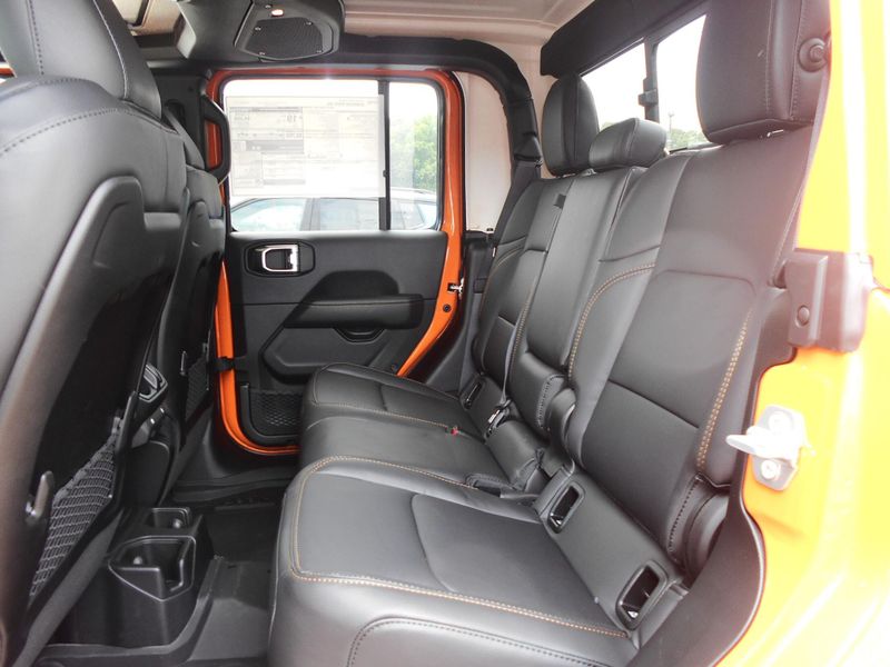 New 2025 Jeep Gladiator High Tide 4x4Image 7