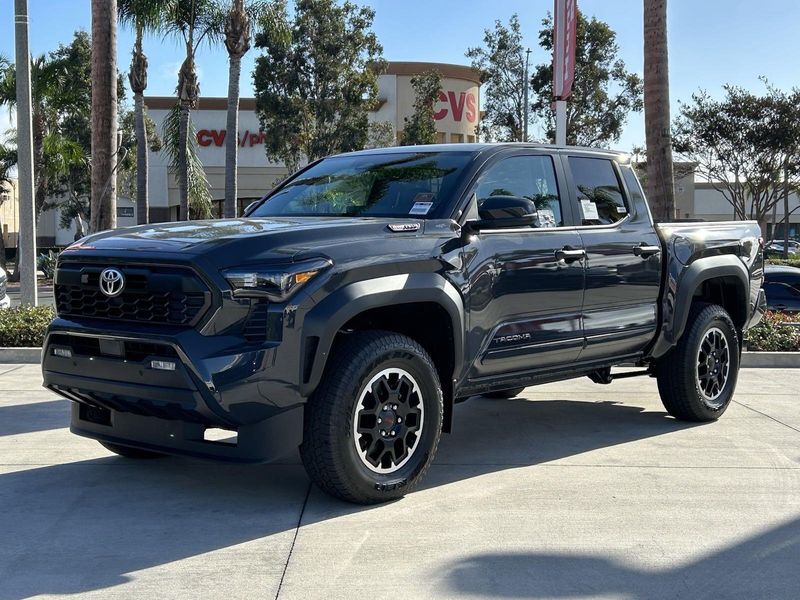 2024 Toyota Tacoma TRD Off Road HybridImage 6