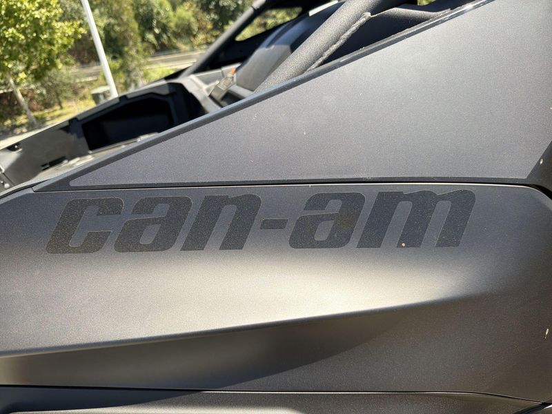 New 2026 Can-Am MAVERICK R MAX X RS 999T DCT Image 27