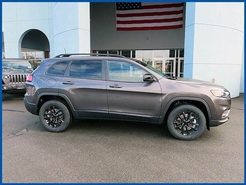 2023 Jeep Cherokee AltitudeImage 3