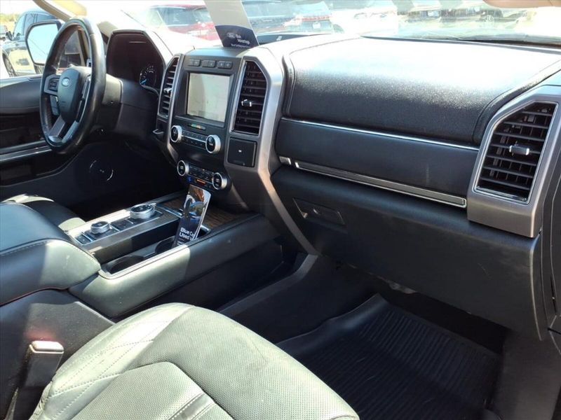 2020 Ford Expedition MAX Platinum photo 5