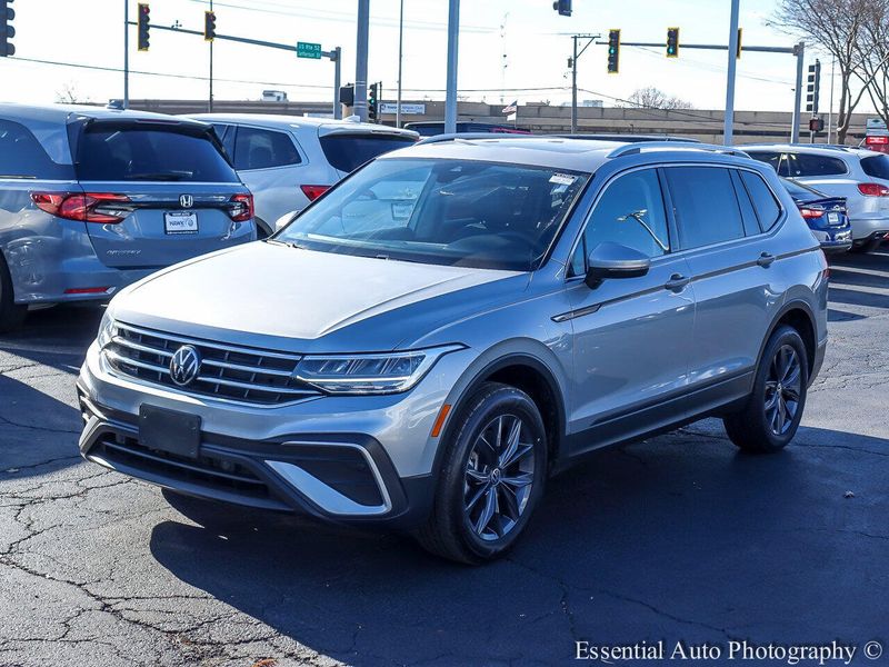 2022 Volkswagen Tiguan SE photo 3
