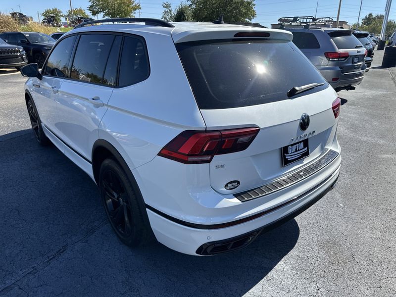 Used 2023 Volkswagen Tiguan SE R-Line BlackImage 10