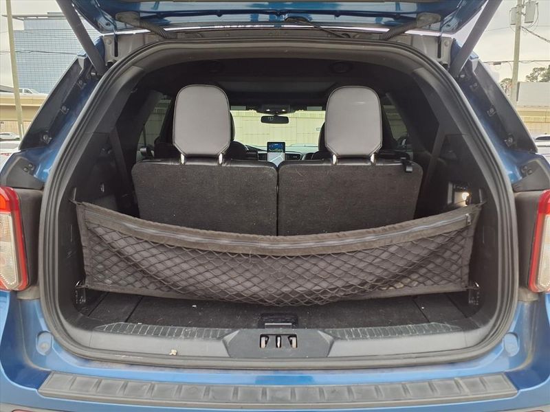 Used 2020 Ford Explorer STImage 11